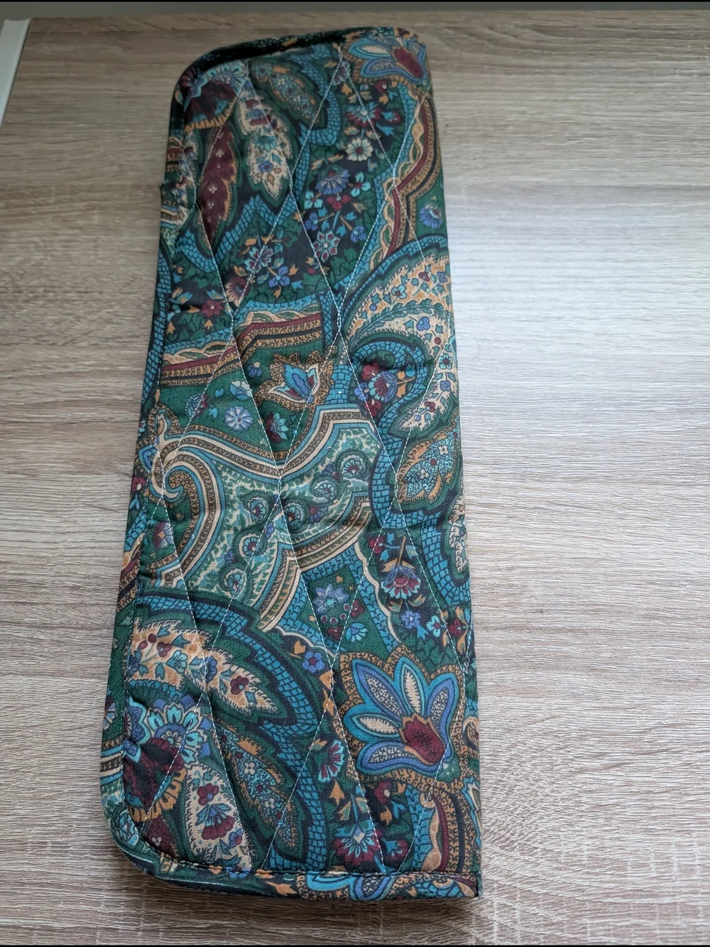 Set of Aluminum Knitting Needles in Pastel Shades With Paisley Folding Case A